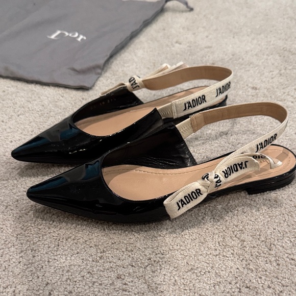 Dior J’Adior Black Patent Leather Pointed Slingback Flats with Logo Bow - Picture 2 of 8
